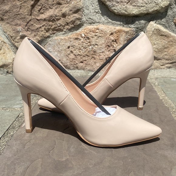 Women Nude Vegan Patent Pointed Stiletto Pump - Picture 2 of 4
